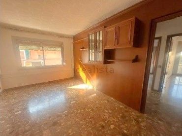 Dormitori de Pis en venda en L'Hospitalet de Llobregat amb Aire condicionat, Forn i Balcó