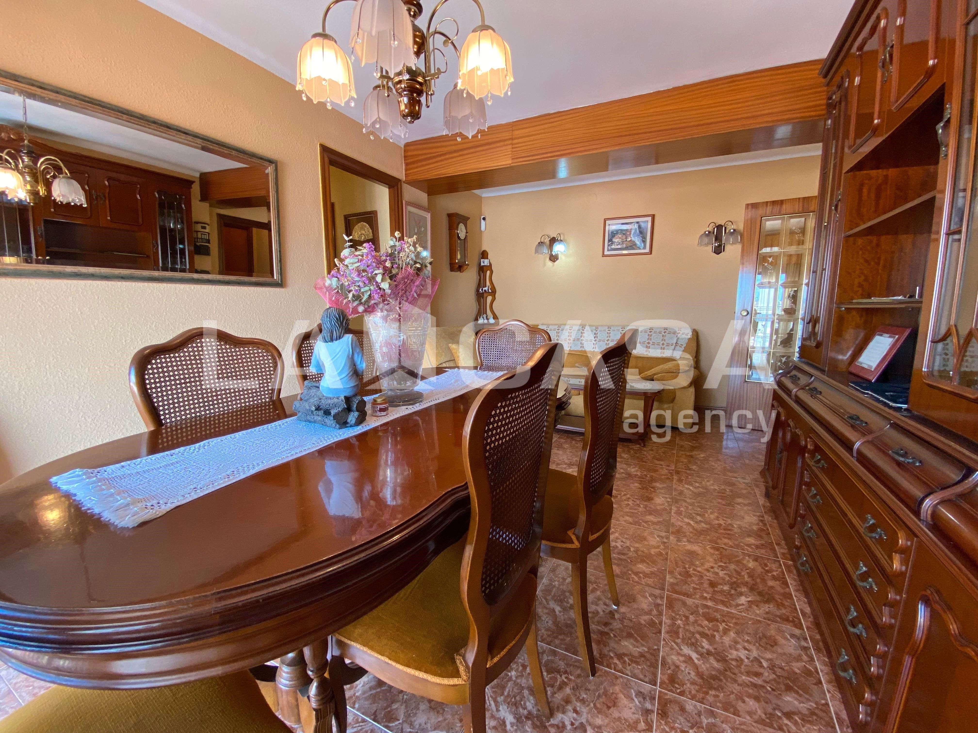 Dining room of Flat for sale in Santa Coloma de Gramenet  with Balcony