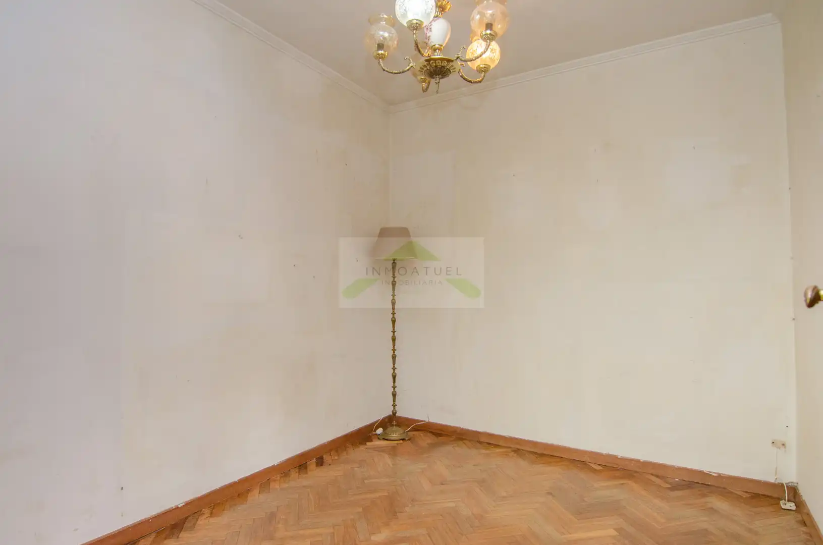 Schlafzimmer von Wohnung zum Verkauf in A Coruña Capital  mit Ofen und Waschmaschine