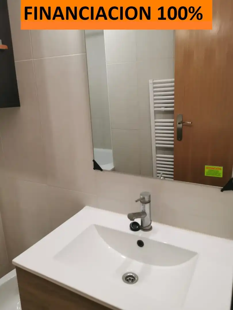 Baño de Piso en venta en Tudela con Aire acondicionado, Calefacción y Terraza