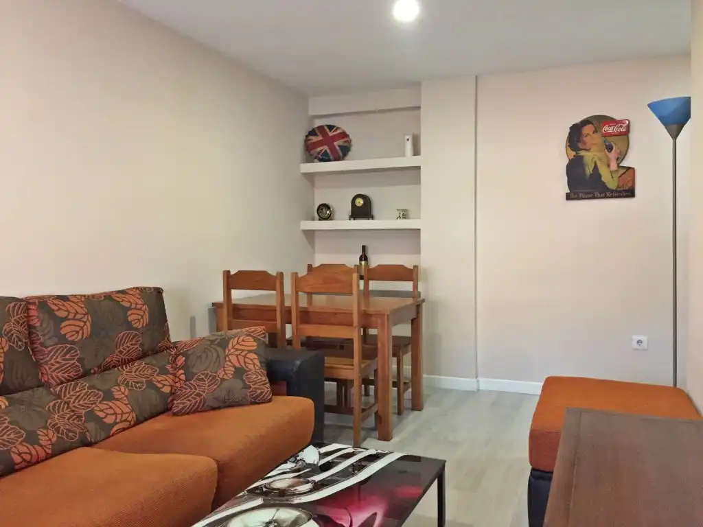 Appartement compact avec ascenseur à vendre à Avenida Carolina Coronado 5, imagen 2