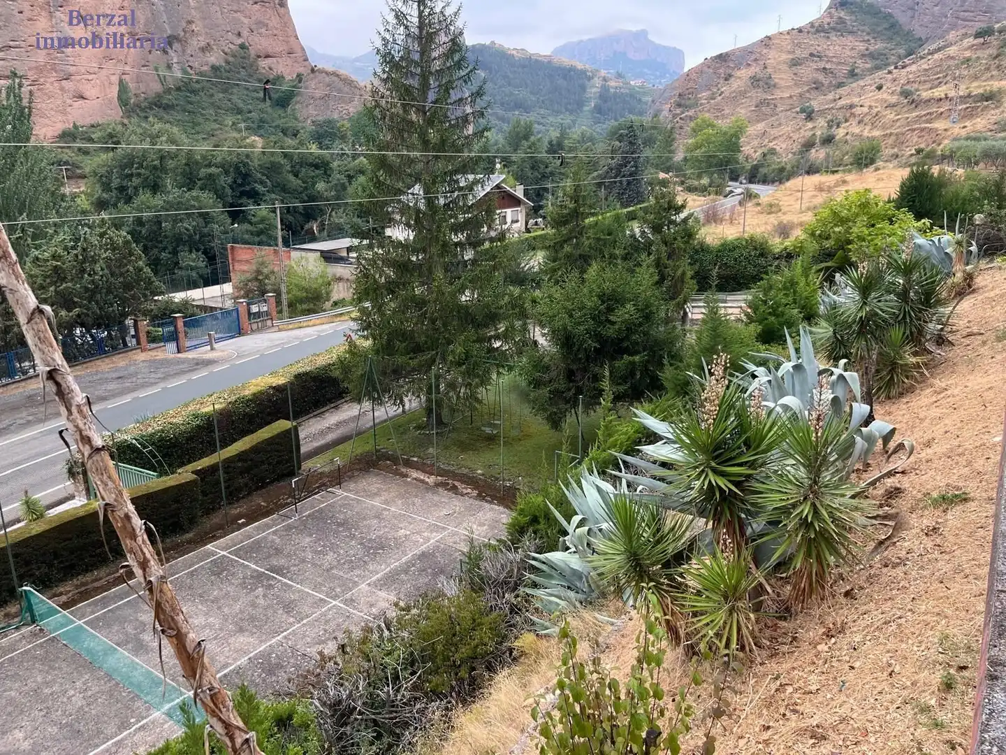 Jardí de Casa o xalet en venda en Sorzano amb Jardí privat, Terrassa i Traster