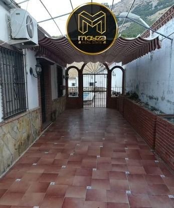 House or chalet for sale in  Jaén Capital  with Air Conditioner, Private garden and Terrace