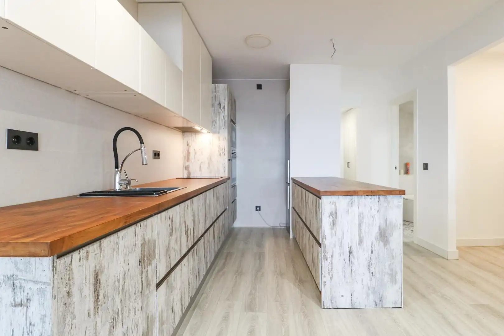 Kitchen of Flat for sale in Vilanova i la Geltrú  with Air Conditioner, Parquet flooring and Balcony
