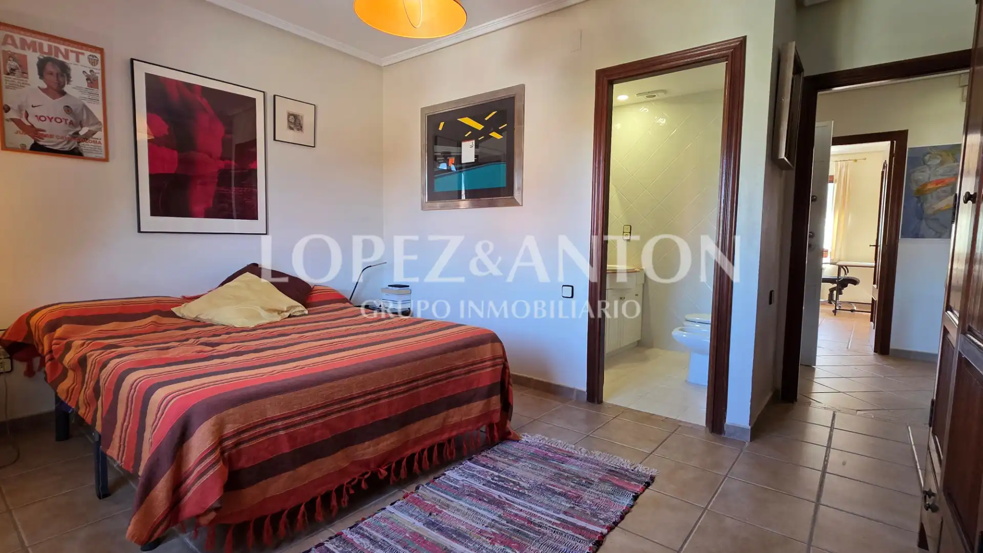Bedroom of Houses for sale in L'Eliana  with Air Conditioner, Heating and Private garden