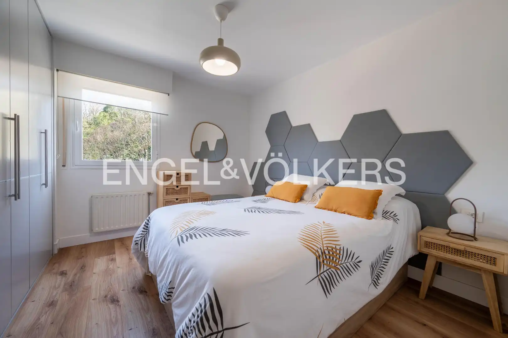 Habitación de Piso en venta en Donostia - San Sebastián  con Calefacción y Trastero