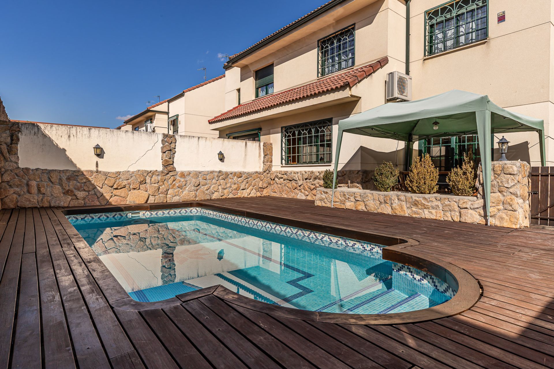 Swimming pool of House or chalet for sale in Loeches  with Air Conditioner, Heating and Private garden