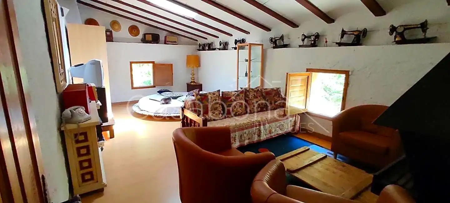 Sala de estar de Finca rústica en venta en Arbúcies con Jardín privado, Terraza y Amueblado
