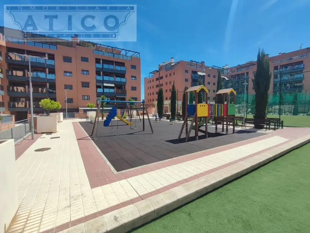 Terrassa de Pis de lloguer en Montequinto amb Aire condicionat, Moblat i Forn