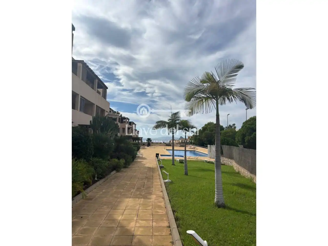 Vista exterior de Piso en venta en Águilas con Trastero, Balcón y Piscina comunitaria