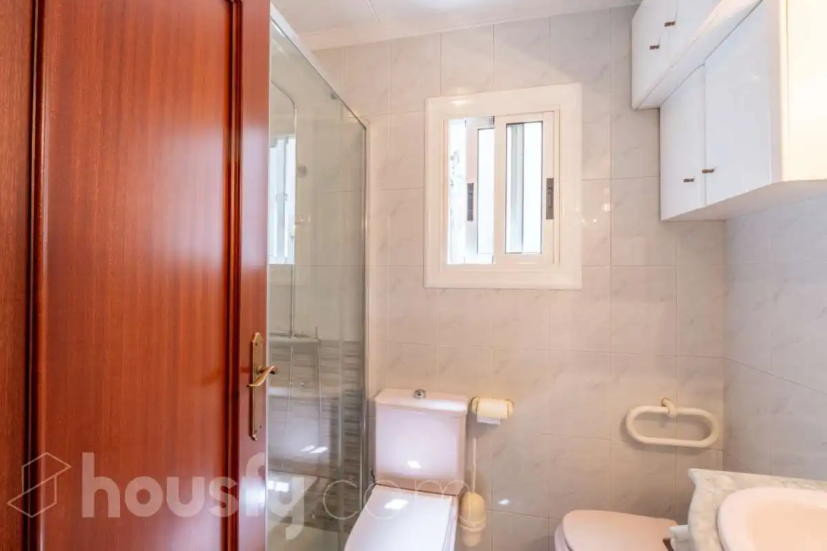 Badezimmer von Wohnung zum Verkauf in Vilanova i la Geltrú mit Heizung und Terrasse