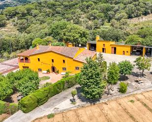 Vista exterior de Finca rústica en venda en Dosrius amb Piscina