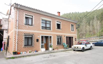 Vista exterior de Casa o xalet en venda en Cabezón de la Sal