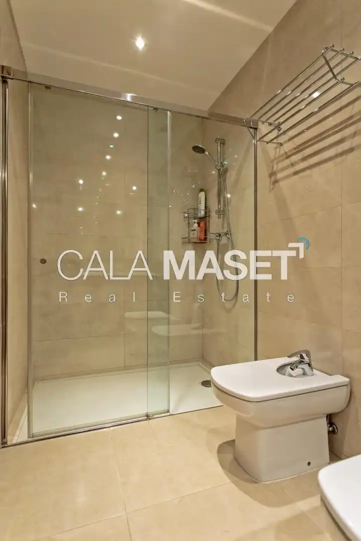 Badezimmer von Haus oder Chalet zum Verkauf in Calonge i Sant Antoni mit Heizung, Privatgarten und Terrasse
