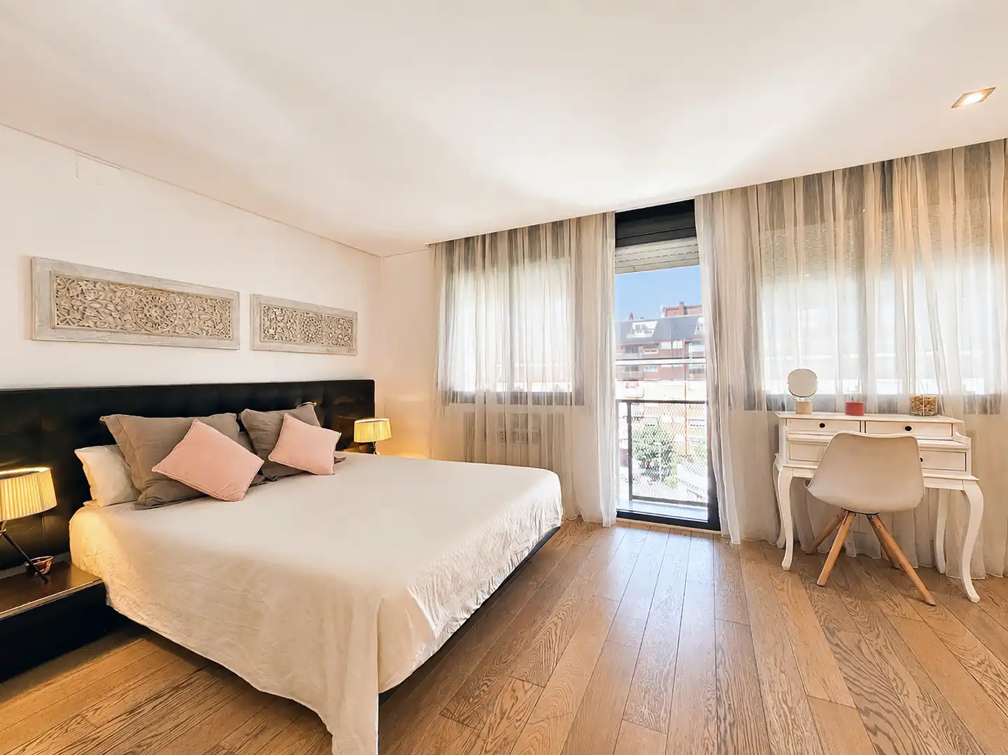 Habitación de Casa adosada en venta en Granollers con Aire acondicionado, Calefacción y Jardín privado