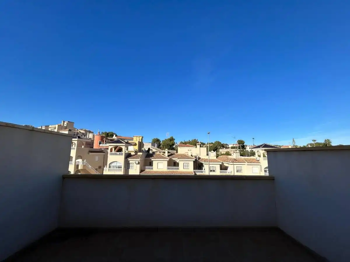 Vista exterior de Casa adosada en venta en Pilar de la Horadada con Calefacción, Terraza y Trastero