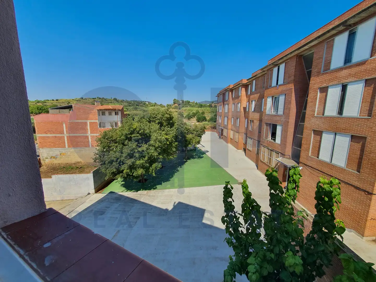 Vista exterior de Piso en venta en Terrassa con Aire acondicionado, Calefacción y Terraza
