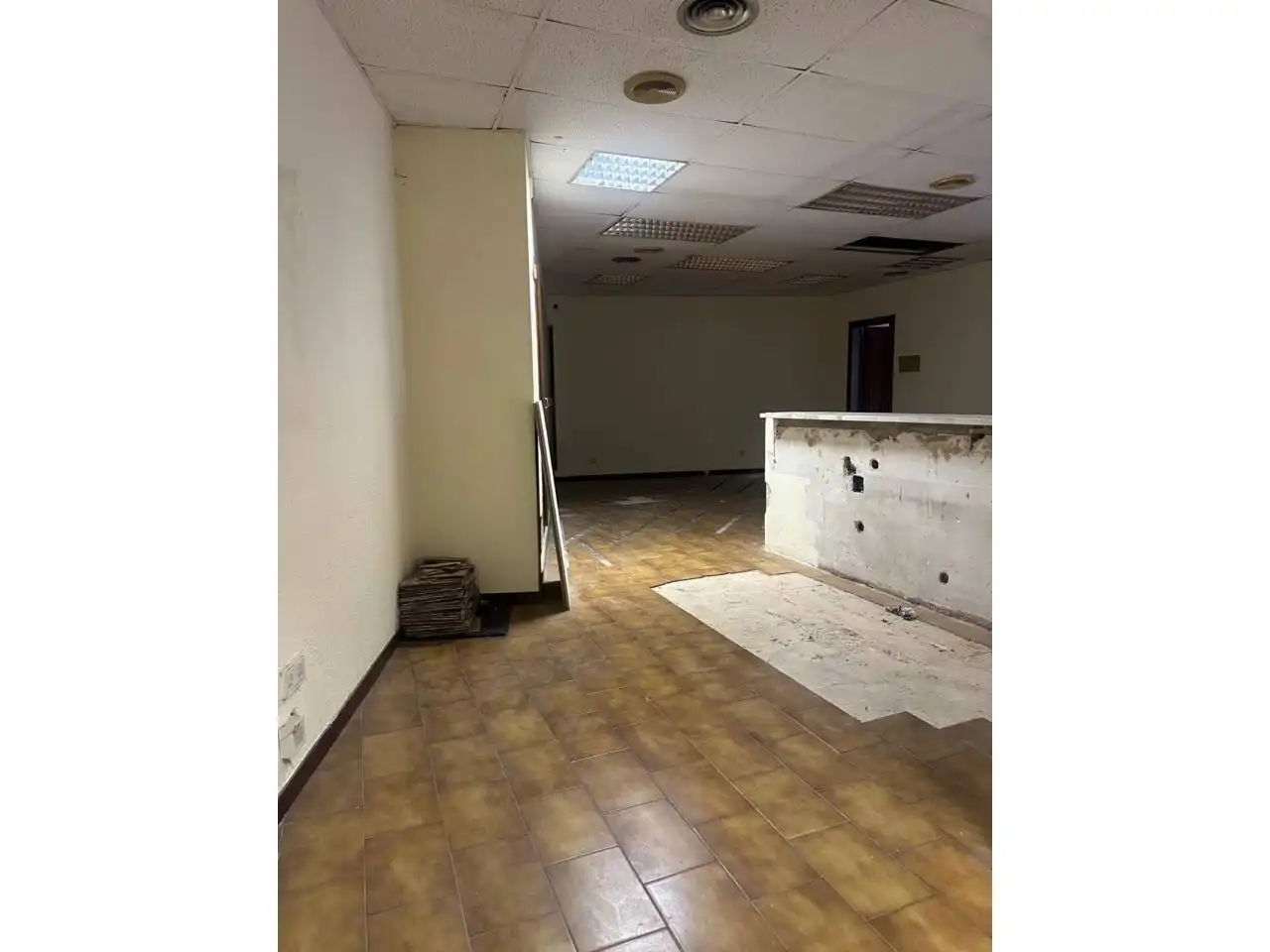 Local comercial de lloguer a Avenida Catalunya, imagen 2