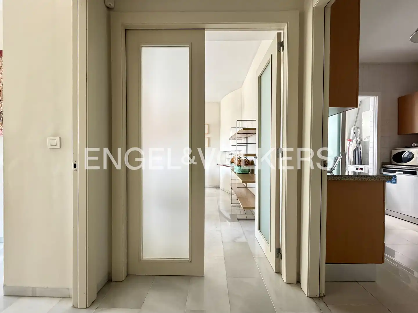 Flat for rent in Sevilla  with Air Conditioner, Heating and Storage room