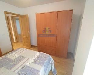 Schlafzimmer von Wohnungen miete in Villaquilambre mit Heizung, Abstellraum und Möbliert