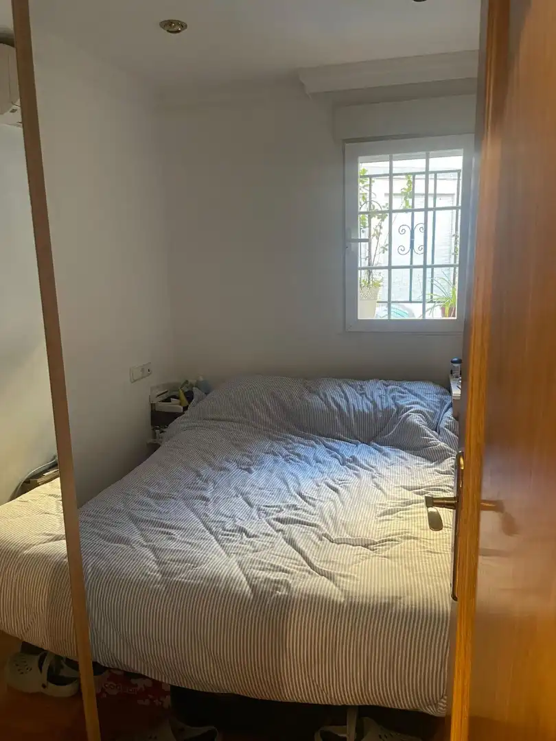 Habitación de Piso en venta en Granada con Aire acondicionado, Amueblado y Lavadora