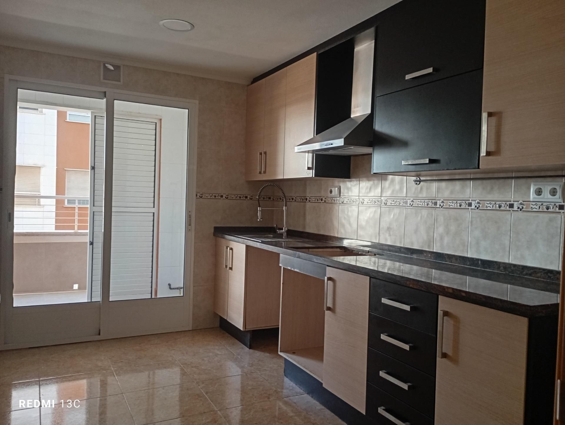 Cuina de Pis en venda en Elche / Elx amb Jardí privat, Terrassa i Balcó