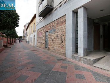 Locale commerciale in vendita a San Antón