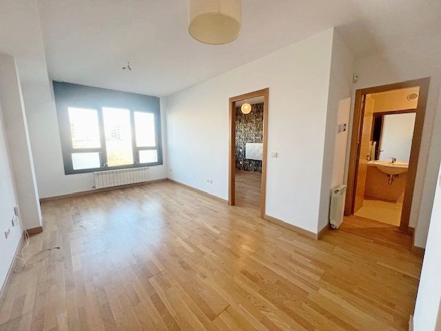 Living room of Flat for sale in Santander  with Heating and Parquet flooring