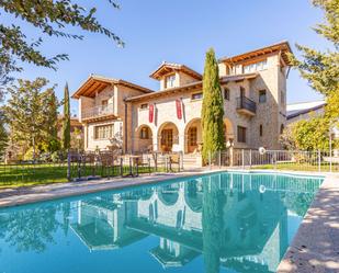 Außenansicht von Haus oder Chalet zum verkauf in Olite / Erriberri mit Klimaanlage und Schwimmbad