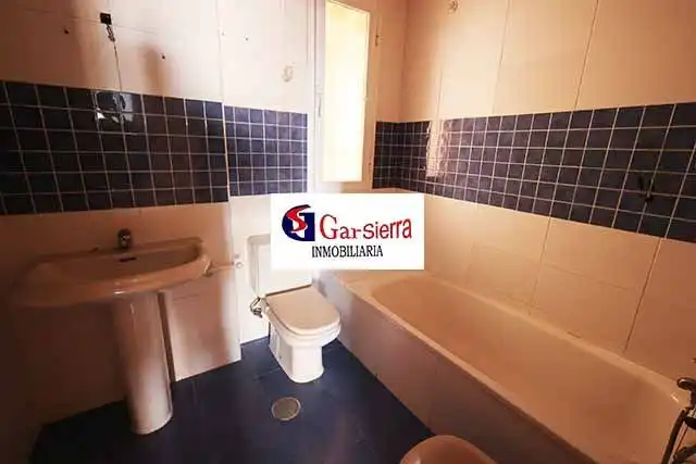 Baño de Piso en venta en Valdemoro con Calefacción, Trastero y Piscina comunitaria