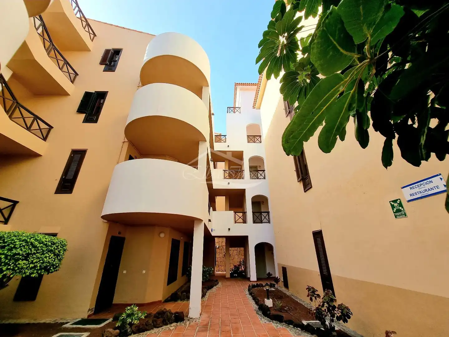 Außenansicht von Wohnung zum Verkauf in San Miguel de Abona mit Klimaanlage, Terrasse und Schwimmbad