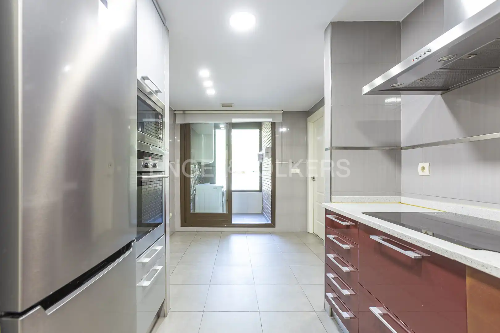 Piso de alquiler en Avenida de Valdemarin, Valdemarín