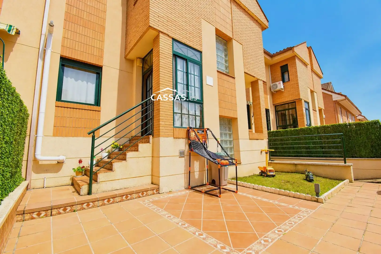 Exterior view of Detached homes for sale in Torrejón de Ardoz  with Air Conditioner, Heating and Private garden