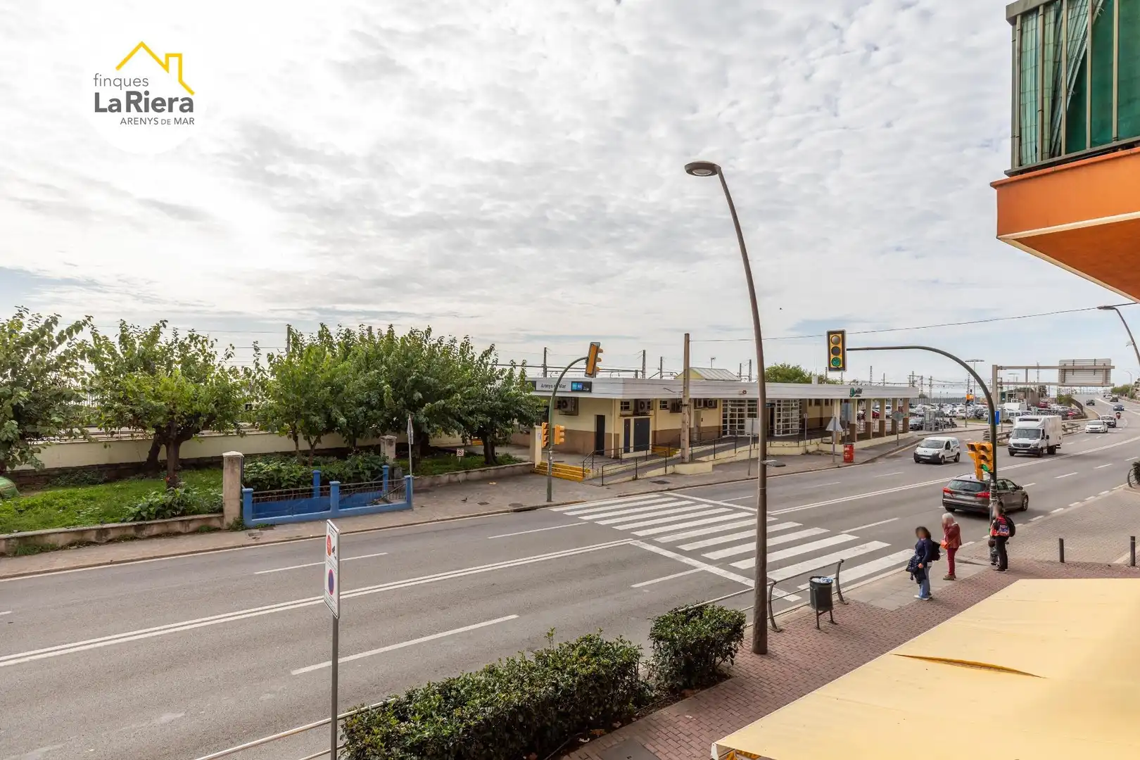 Außenansicht von Wohnung zum Verkauf in Arenys de Mar mit Klimaanlage, Terrasse und Alarm