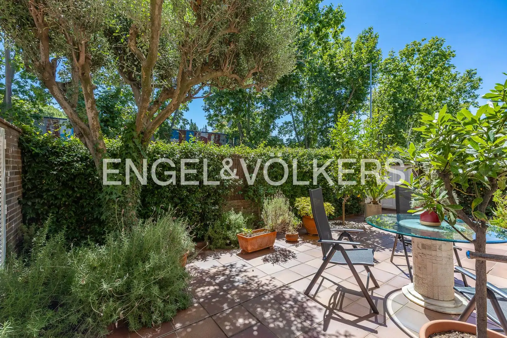 Terrassa de Casa o xalet en venda en Cerdanyola del Vallès amb Aire condicionat, Calefacció i Jardí privat