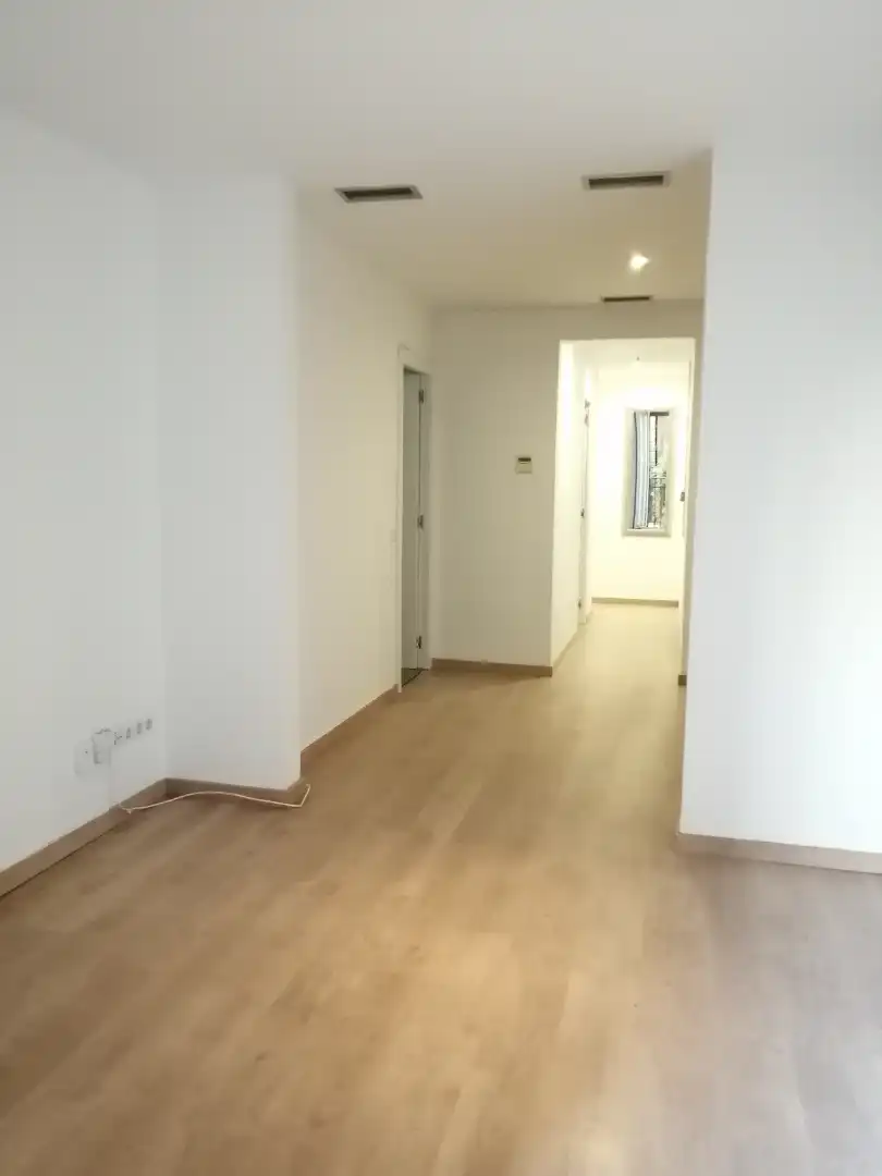 Piso en venta en Barcelona con Aire acondicionado, Horno y Balcón