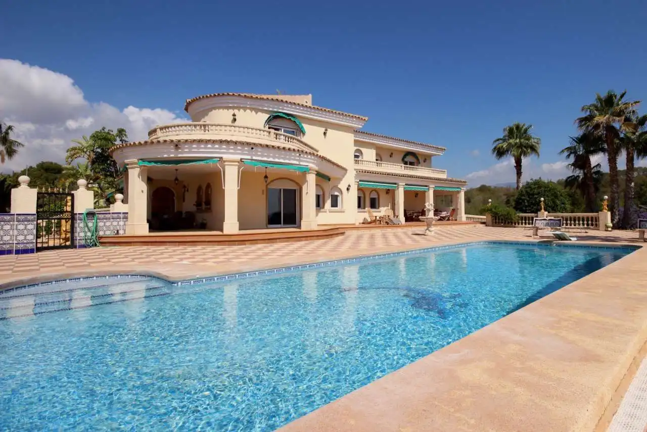 Swimming pool of Houses for sale in L'Alfàs del Pi  with Air Conditioner, Private garden and Terrace
