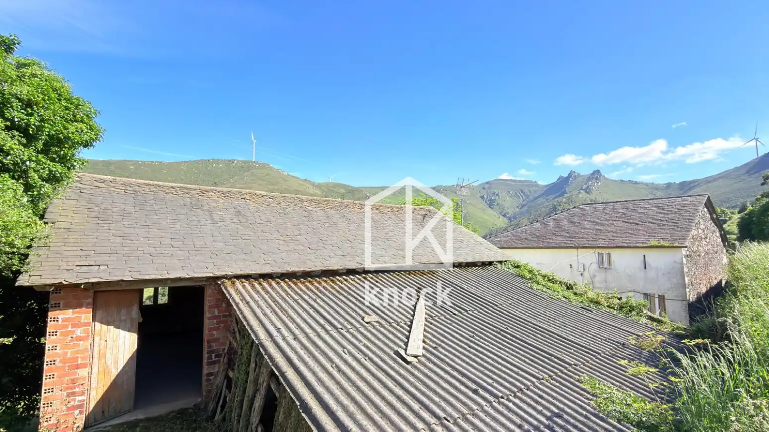Vista exterior de Casa o xalet en venda en Valdés - Luarca amb Calefacció i Jardí privat