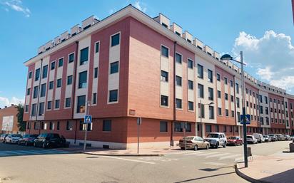 Vista exterior de Apartament en venda en Cistérniga amb Calefacció, Parquet i Terrassa