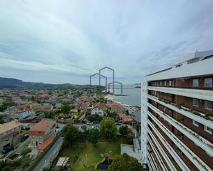 Vista exterior de Pis de lloguer en Vigo  amb Terrassa, Piscina i Balcó