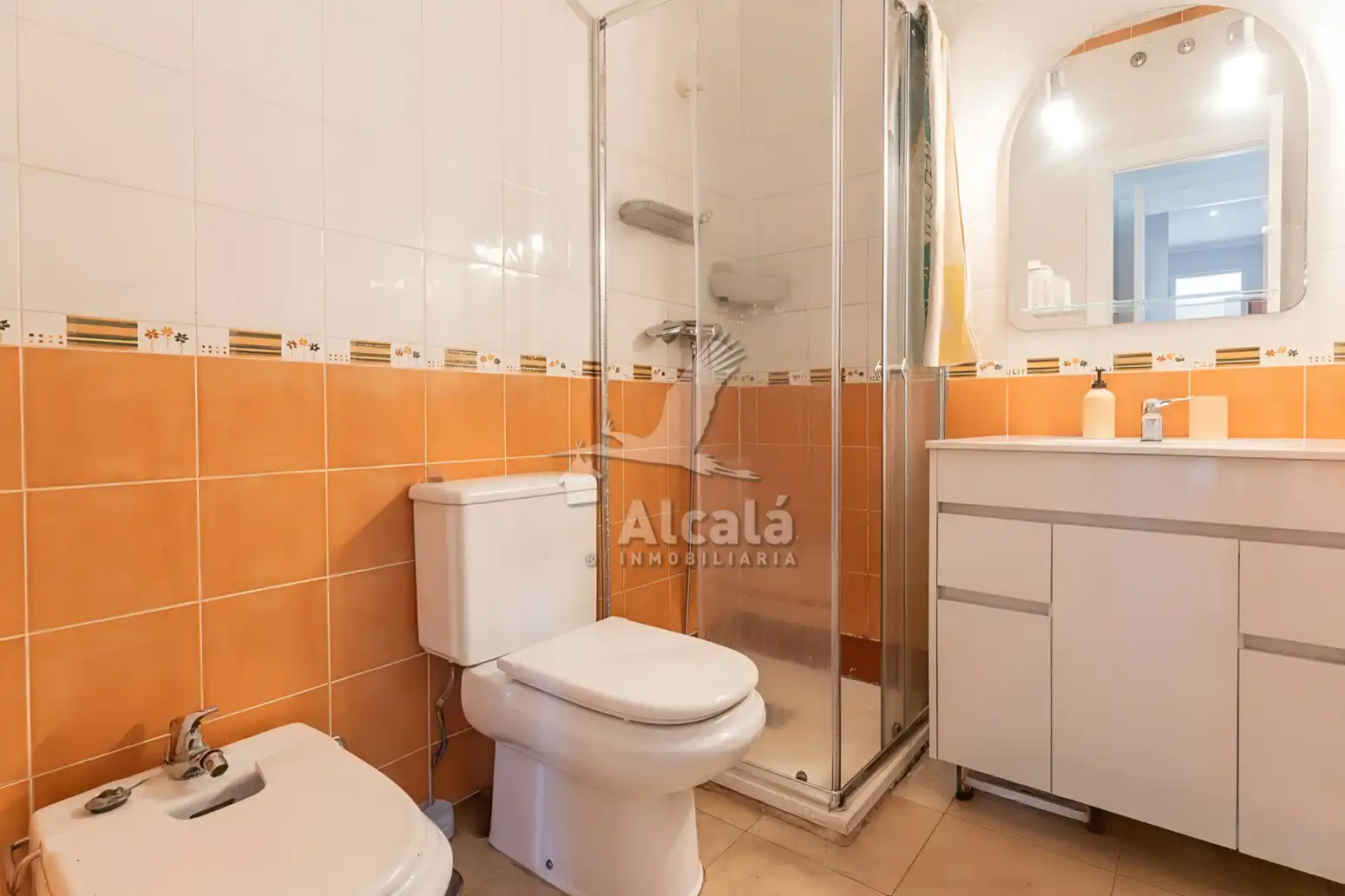 Baño de Piso en venta en Madrid con Calefacción, Jardín privado y Piscina