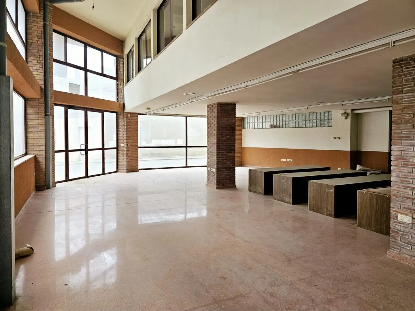 Local comercial en venda a Almacelles, imagen 2
