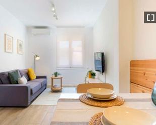 Living room of Flat to rent in  Barcelona Capital  with Air Conditioner, Heating and Furnished