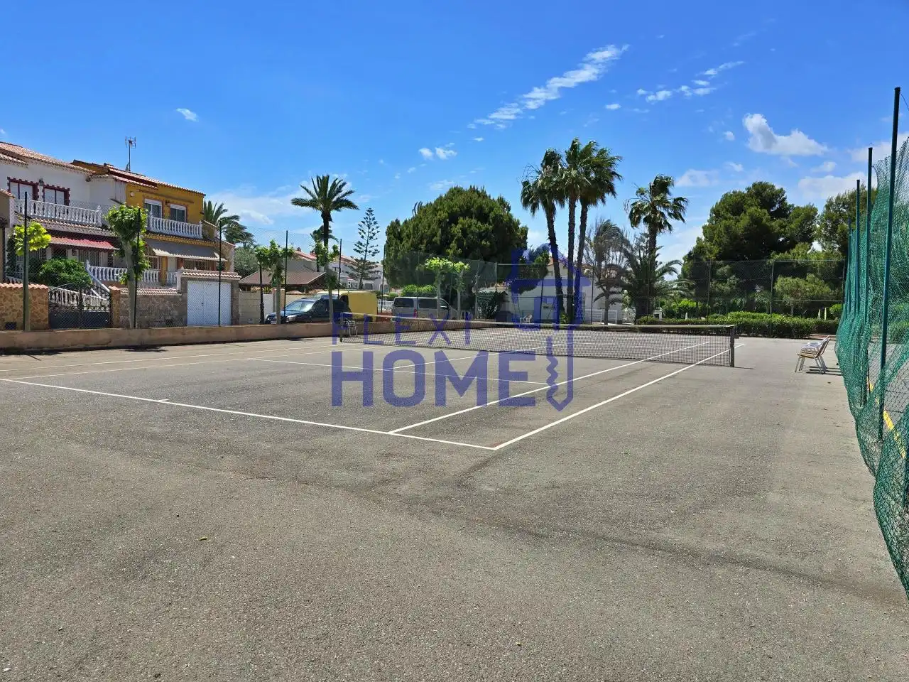 Vista exterior de Casa adosada en venta en Torrevieja con Calefacción, Jardín privado y Terraza