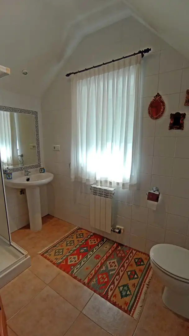 Baño de Casa o chalet en venta en Ponte Caldelas con Calefacción, Jardín privado y Parquet