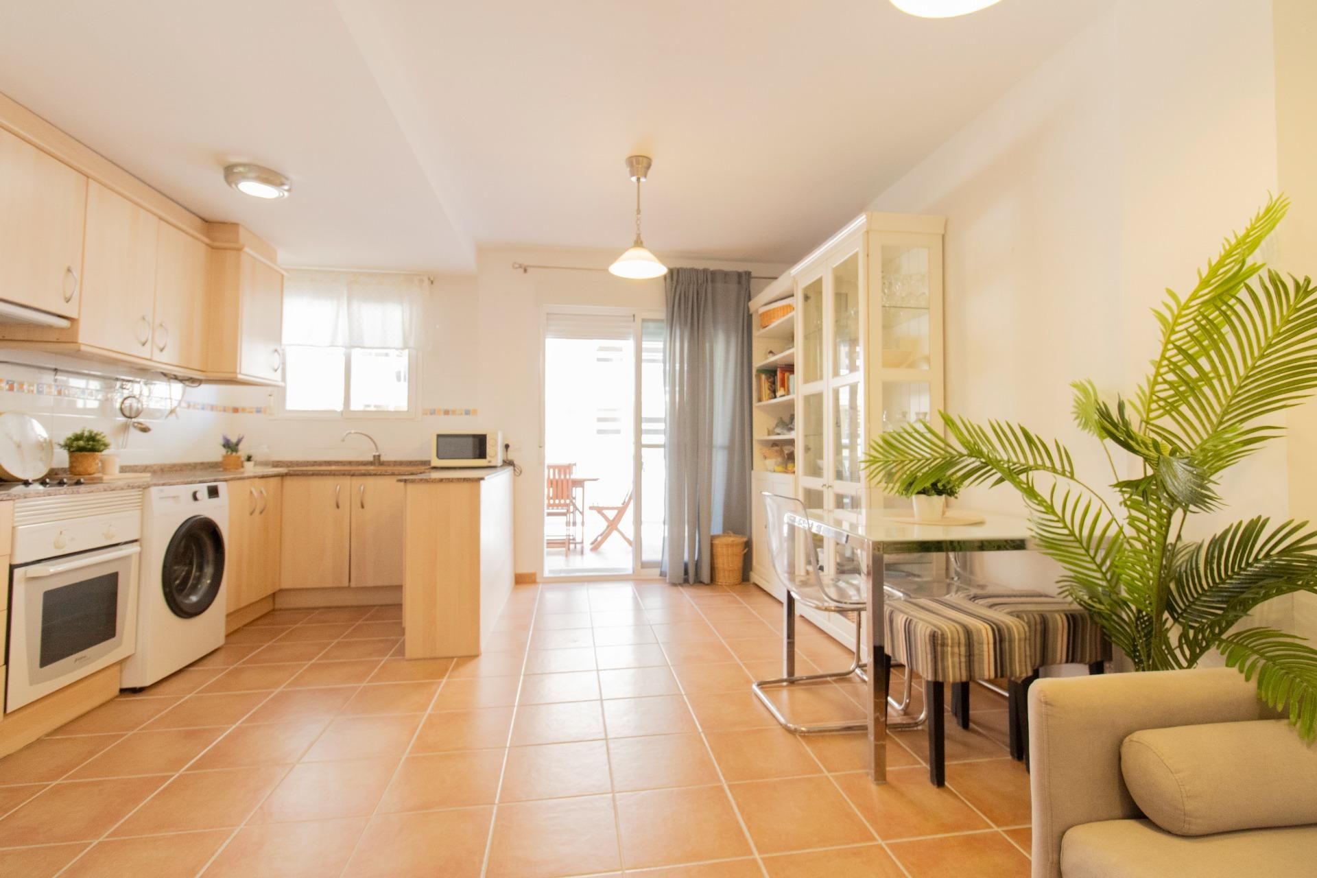 Cuina de Apartament en venda en Moncofa amb Aire condicionat, Terrassa i Moblat