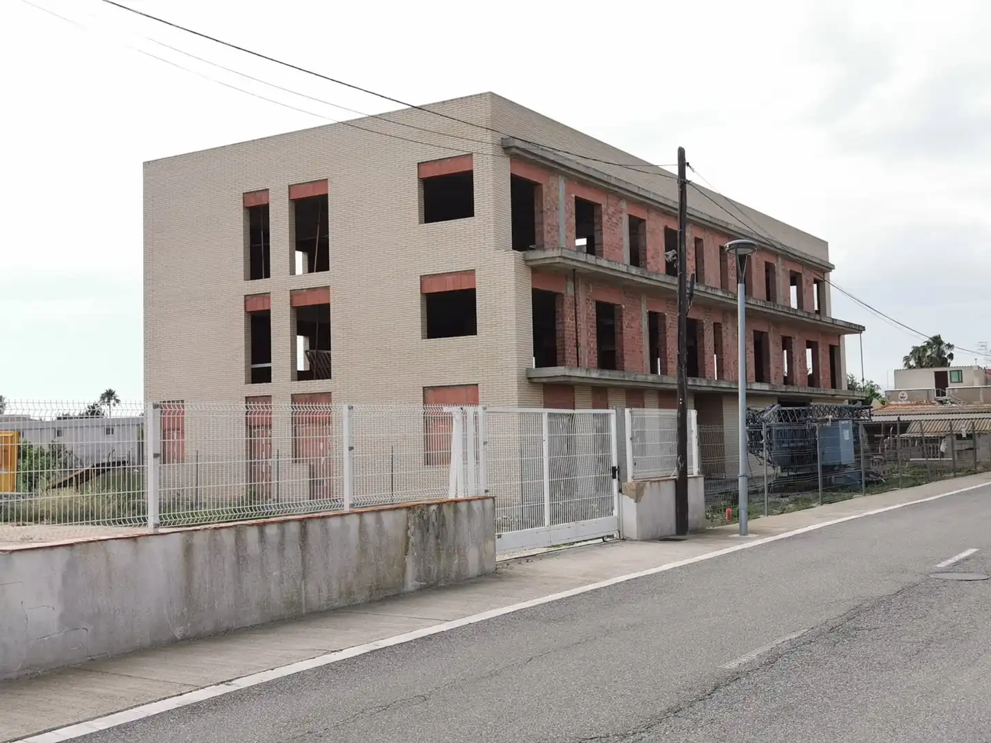 Exterior view of Buildings for sale in Deltebre