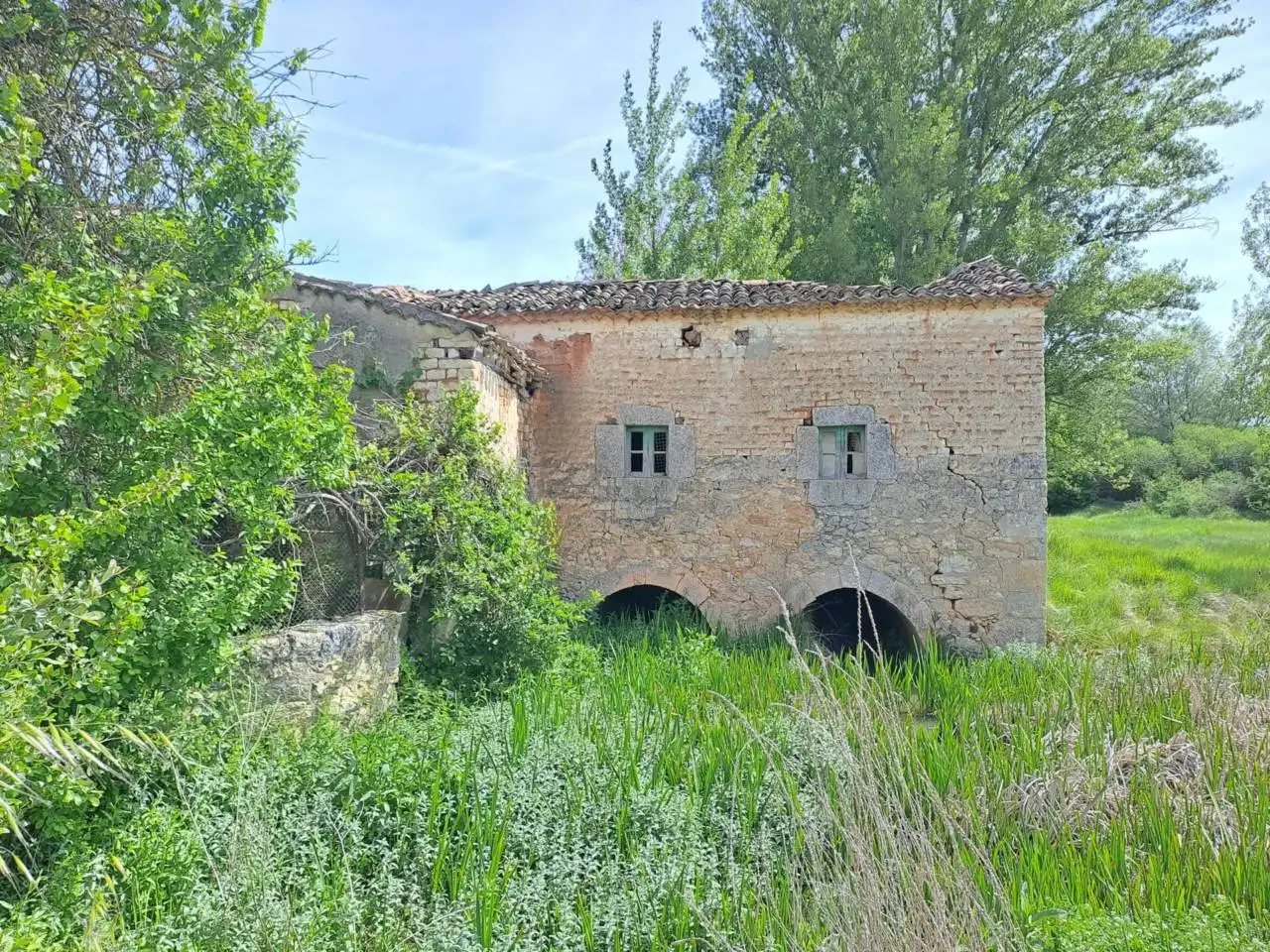 Vista exterior de Casa o xalet en venda en Revillarruz amb Jardí privat i Terrassa
