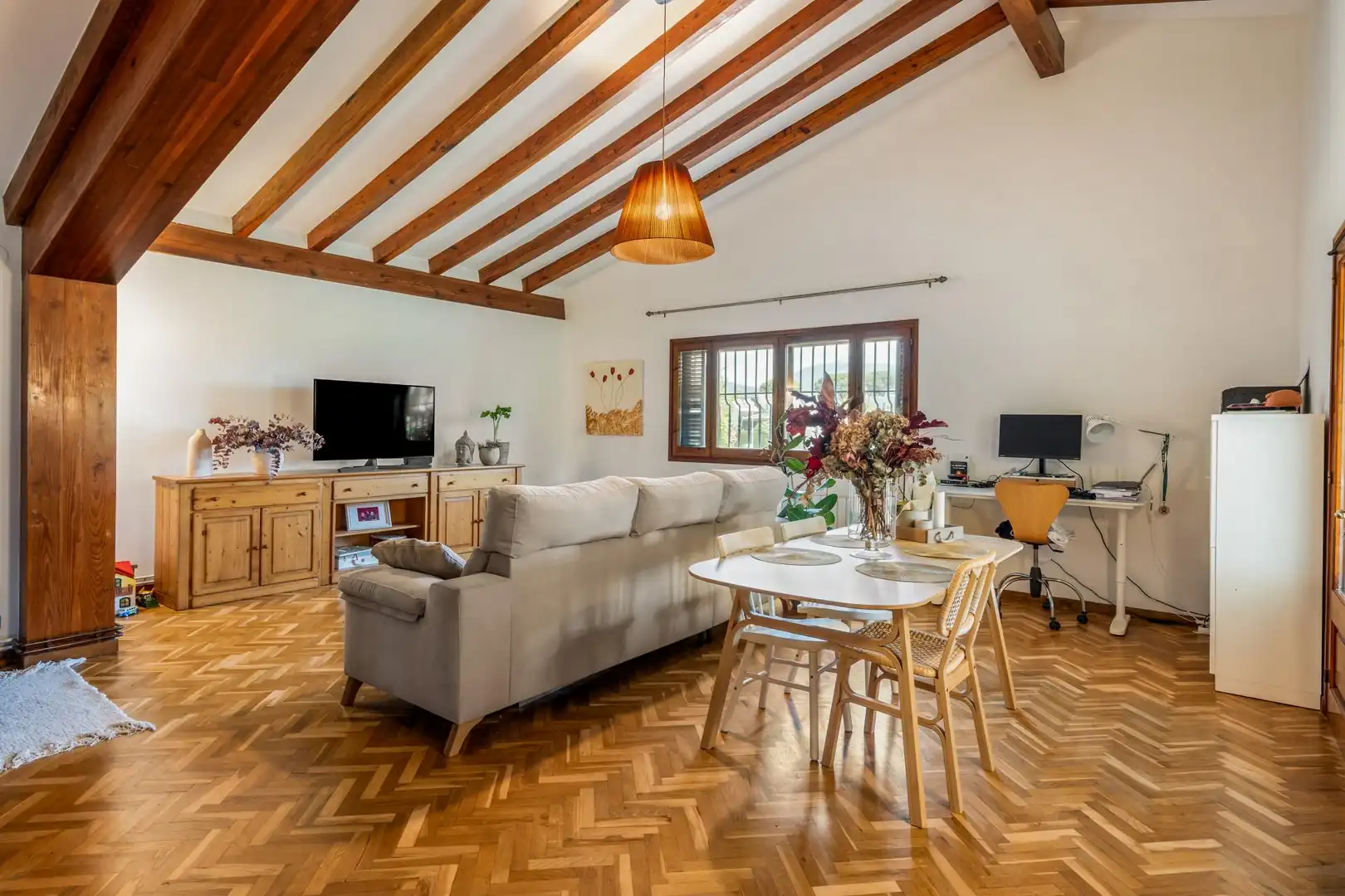 Sala d'estar de Casa o xalet en venda en Cardedeu amb Calefacció, Jardí privat i Terrassa