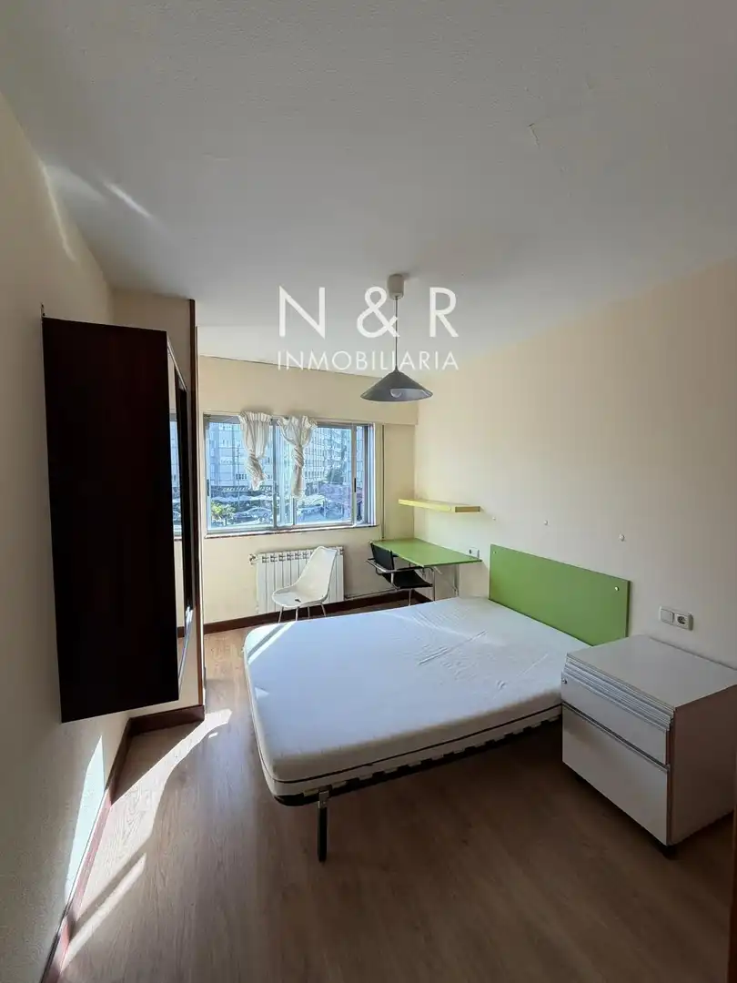 Habitación de Piso de alquiler en Santiago de Compostela  con Calefacción y Amueblado